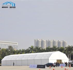 Tenda Polygon Elegan Penutup Fashion Show Tahan Hujan Digunakan Untuk 3000 Orang